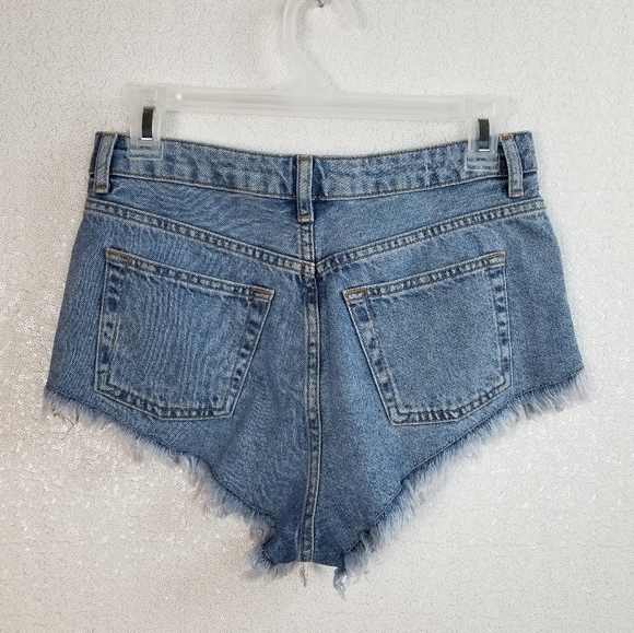 Topshop Kiri HighWaist Fray Hem Hot Pants Shorts 4 - Picture 5 of 8